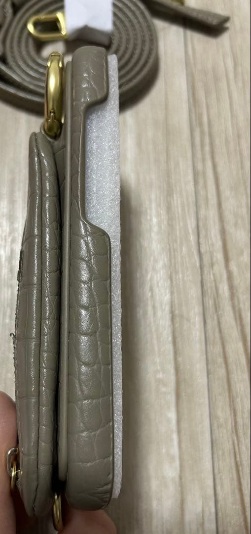 ajew iPhone14 iPhone16e sage green クロコ - メルカリ