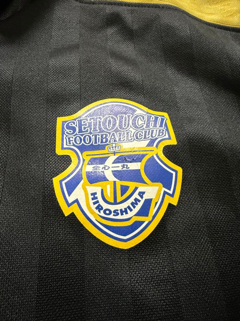 瀬戸内高校サッカー部黒金ジャージ セットアップ - メルカリ