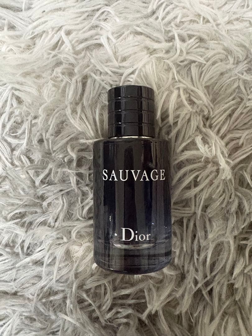 Dior Sauvage 男性用香水 - メルカリ