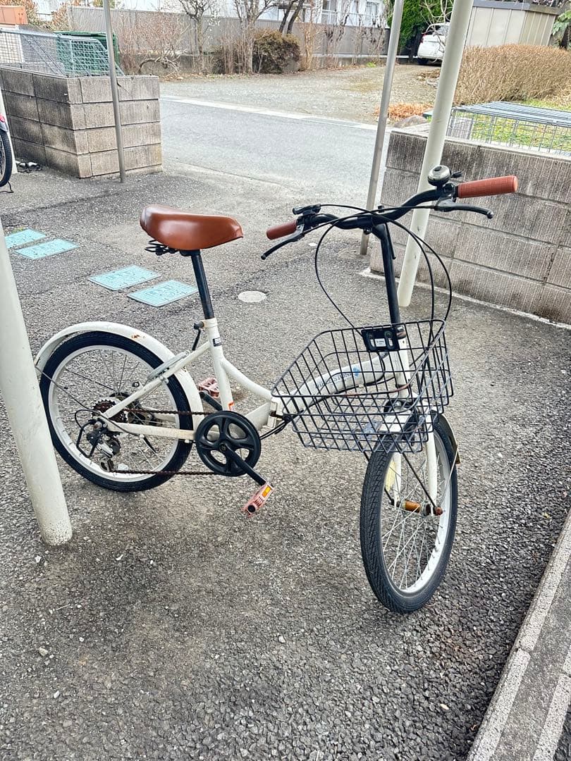 折りたたみ自転車 ホワイト (折りたたみですが、錆びついて折りたため