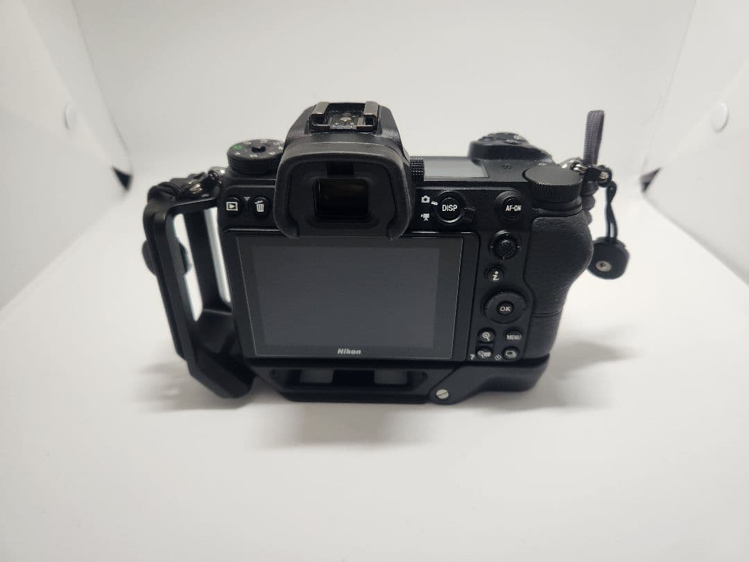 Nikon Z6 純正エクステンドグリップ/縦位置ブラケット付き