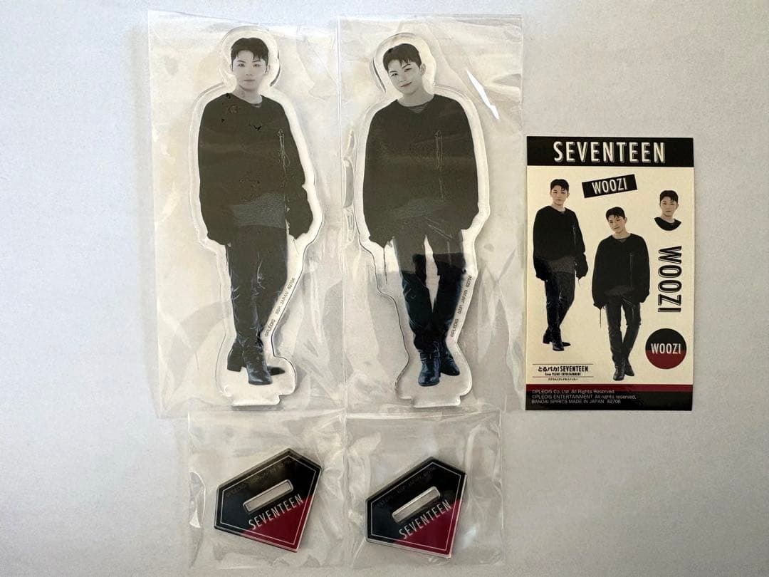 SEVENTEEN ウジ】アクリルスタンド2種 - メルカリ