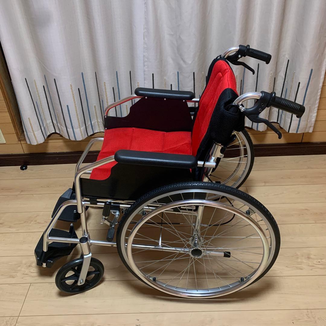 KHIMTI-赤と黒の自走用車椅子