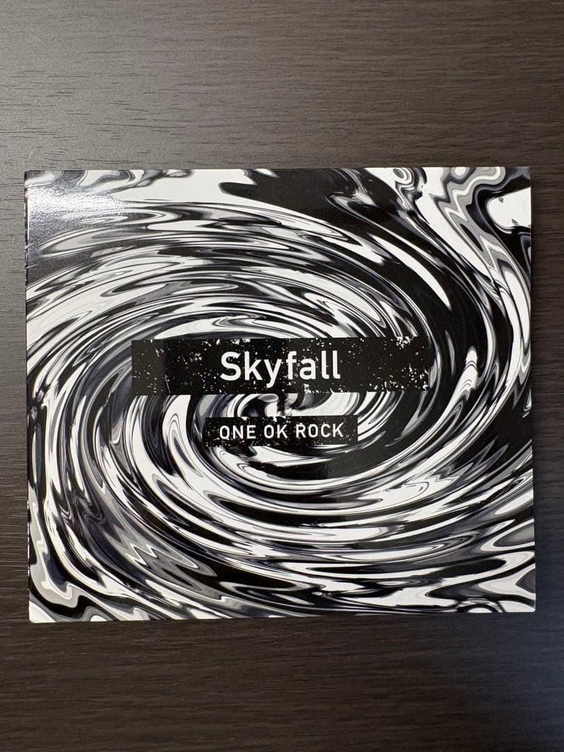ONE OK ROCK Skyfall - メルカリ