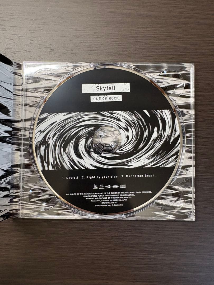 ONE OK ROCK Skyfall - メルカリ