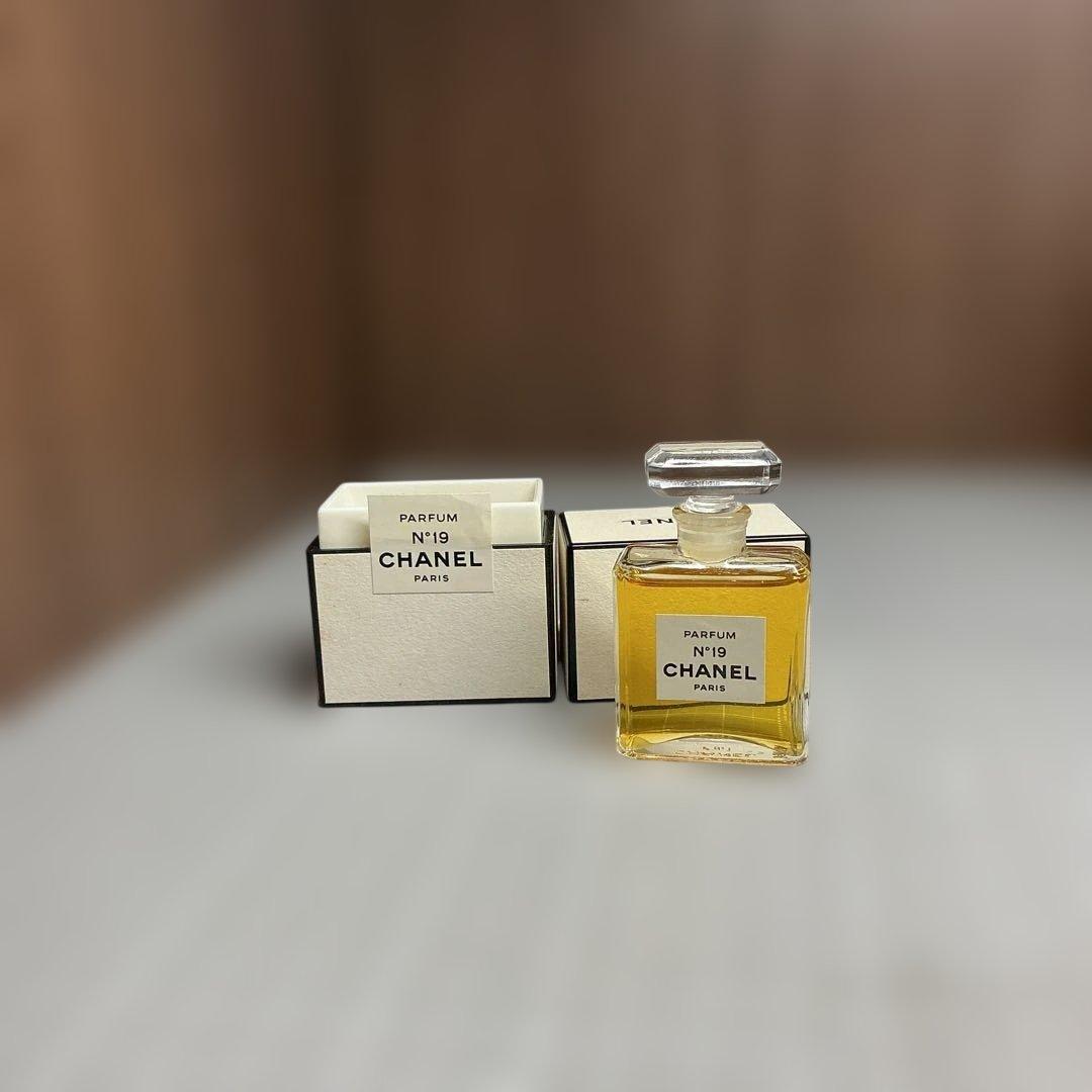 CHANEL N°19 パルファム 7ml - メルカリ
