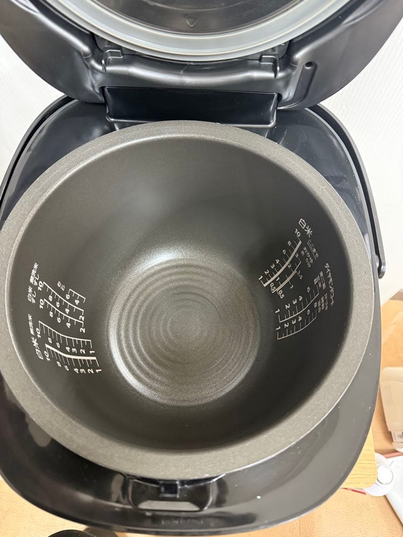 TOSHIBA真空圧力IHジャー炊飯器 RC-18VRV 1.8L 2023年製