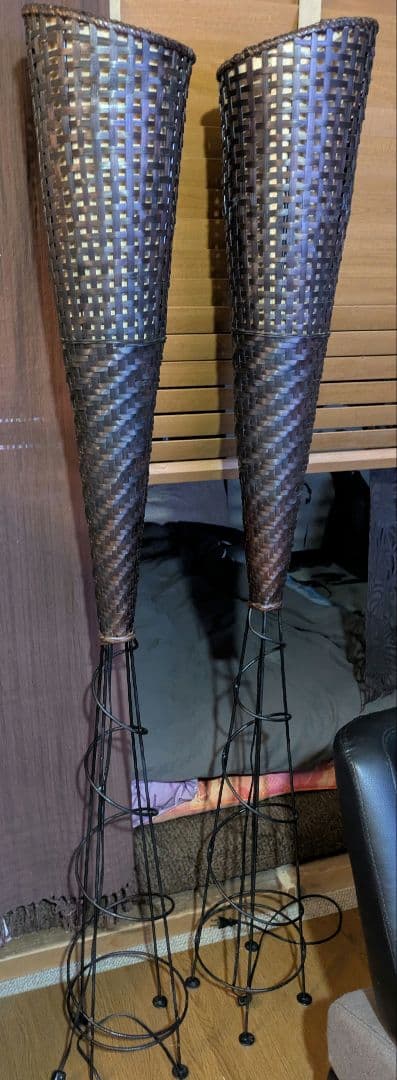 バンブーフロアトールランプ　ダークブラウン2台 美容室・ヘアーサロン・シャンプーキャビネット・タオル収納・タオル