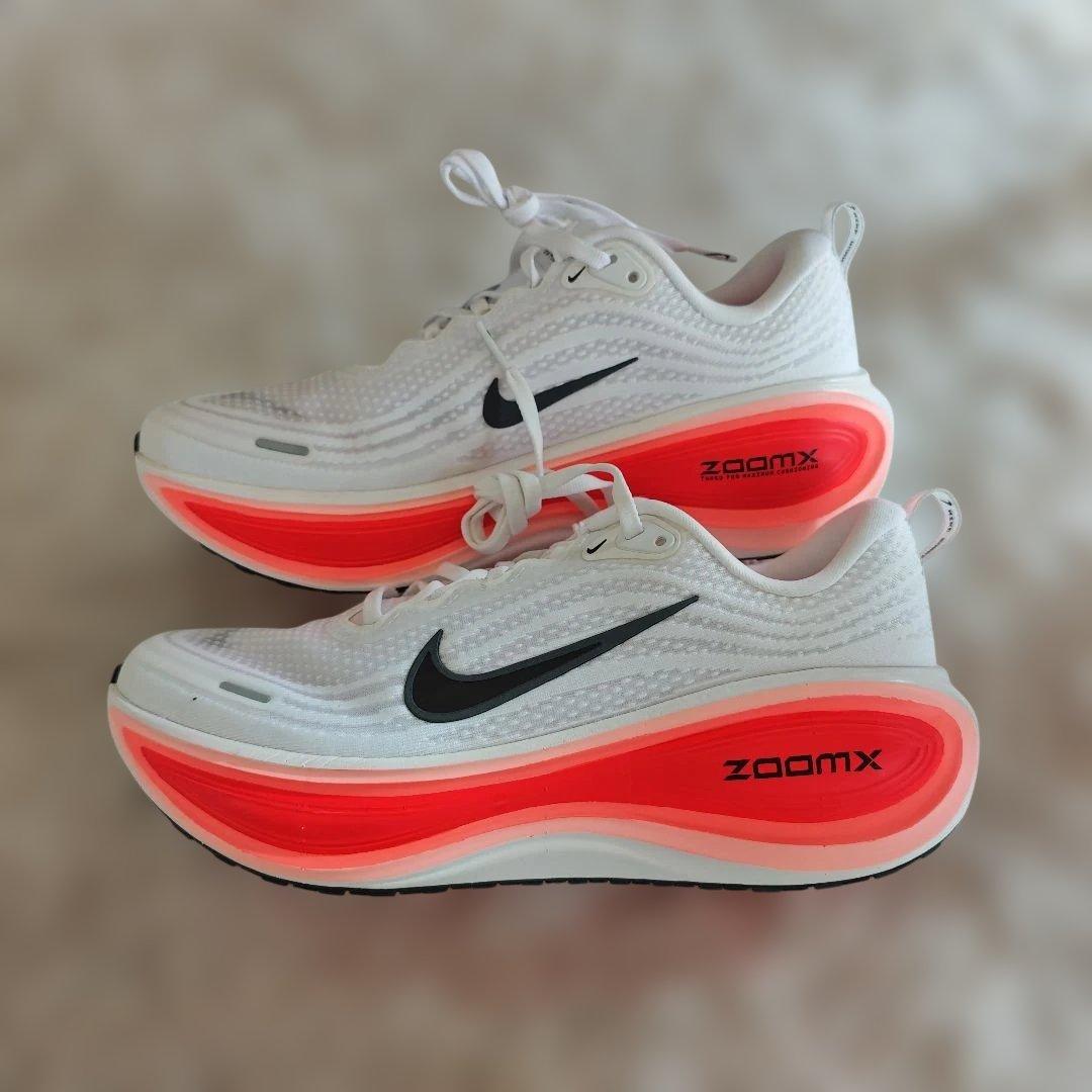 NIKE VOMERO PLUS ボメロプラス 26.0cm - メルカリ