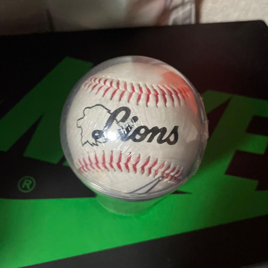 西武 中村剛也 サインボール - メルカリ