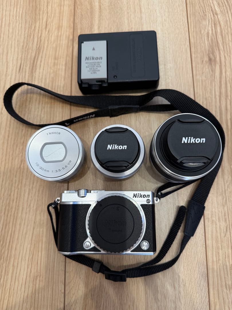 Nikon1 J5 ダブルレンズキット 単焦点レンズ付 ニコン Nikon 1 J5 ダブルレンズキット 価格比較 - 価格.com
