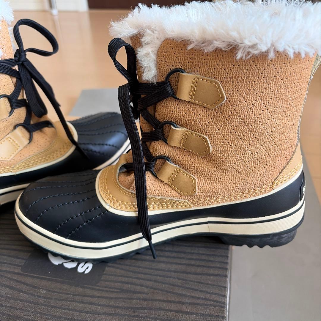 SOREL 防水ブーツ ベージュ/ブラック - メルカリ