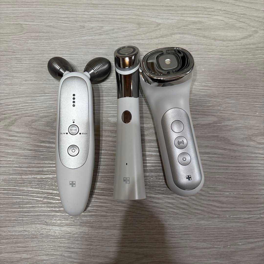 メディキューブ　美顔器3点セット Amazon.co.jp: メディキューブ AGE-Rブースタープロ ブラック 1日5分