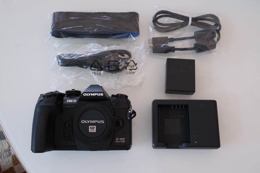 1400ショット ☆OLYMPUS OM-D E-M1 MarkIII ボディー - メルカリ