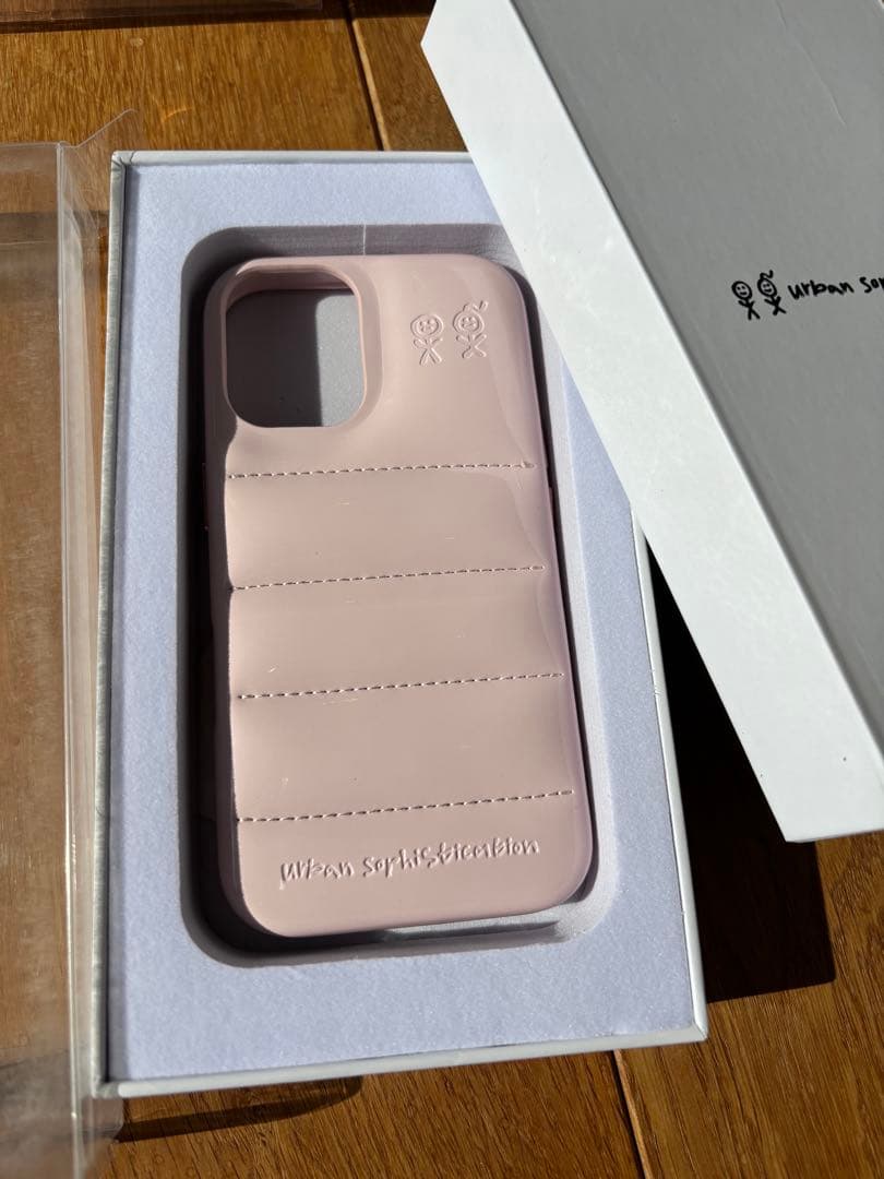 iPhoneアクセサリー The Puffer Case -iPhone 16