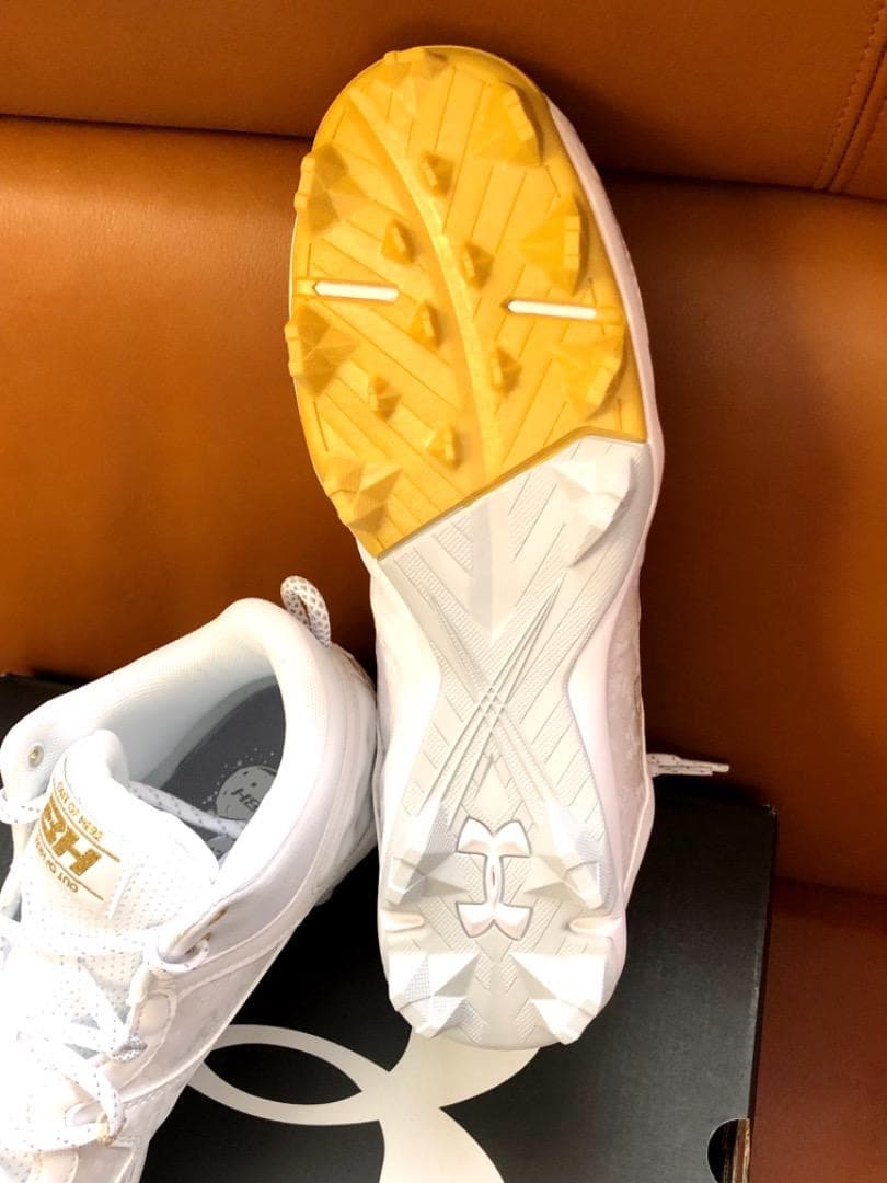 新品2026年USA国内限定☆アンダーアーマー野球ハーパー8MidRm28cm