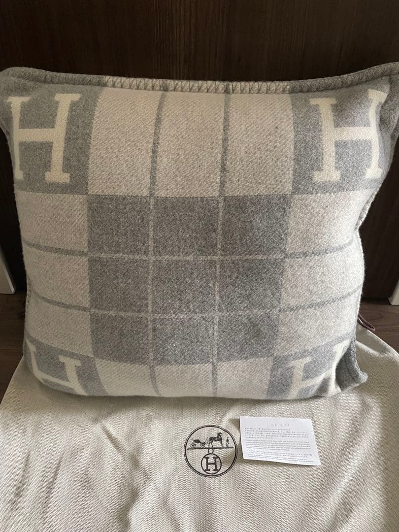 エルメス クッション アヴァロンIll PM エルメス Hermes HERMES クッション アヴァロン CUSHION AVALON PM