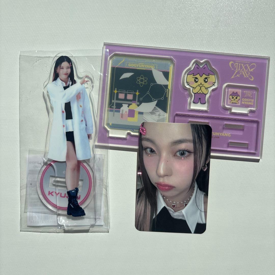 NMIXX ギュジン トレカ アクリルスタンド - メルカリ