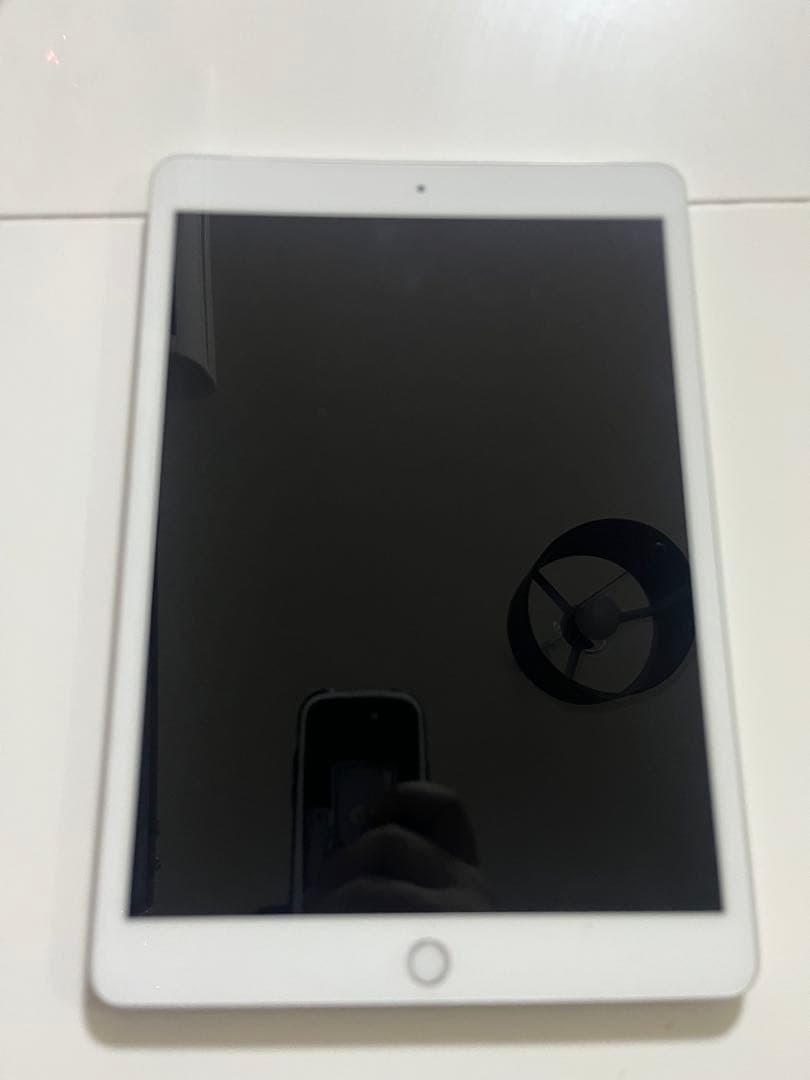 Apple iPad 第7世代Wi-Fiモデル　32G シルバー 本体 Amazon.co.jp: 【整備済み品】Apple iPad (第7世代) Wi-Fi + Cellular