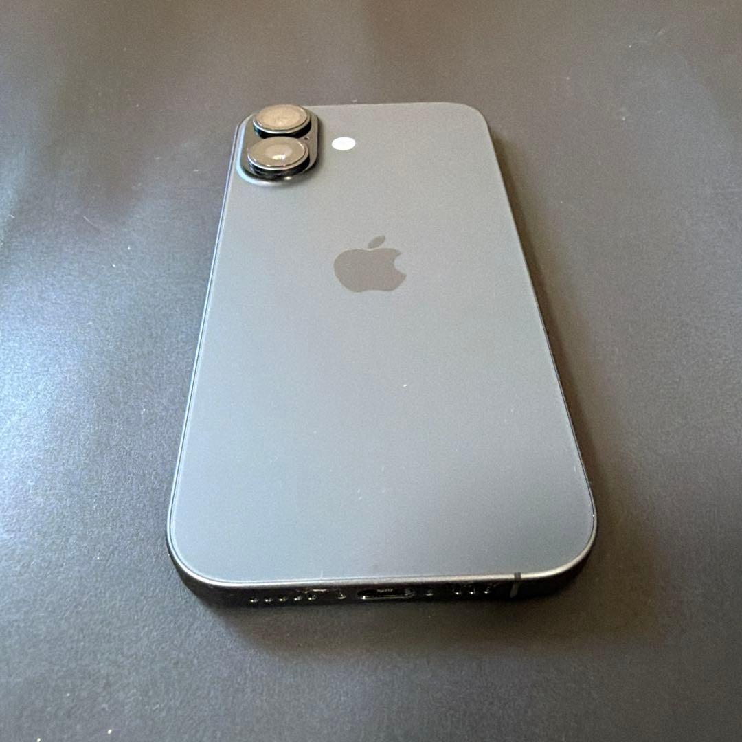 Apple iPhone17（Spigen製ケース+フィルム+Anker充電器） - メルカリ