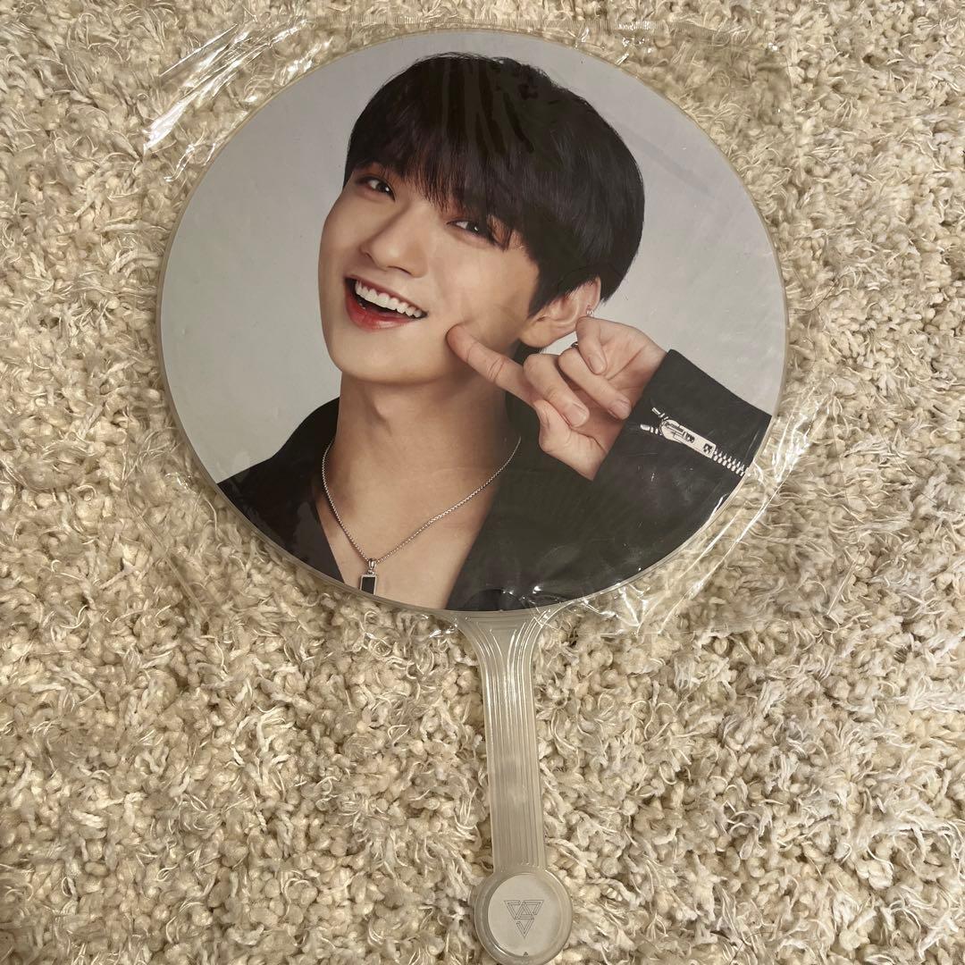 未開封】SEVENTEEN ジョシュア うちわ IDEAL CUT - メルカリ