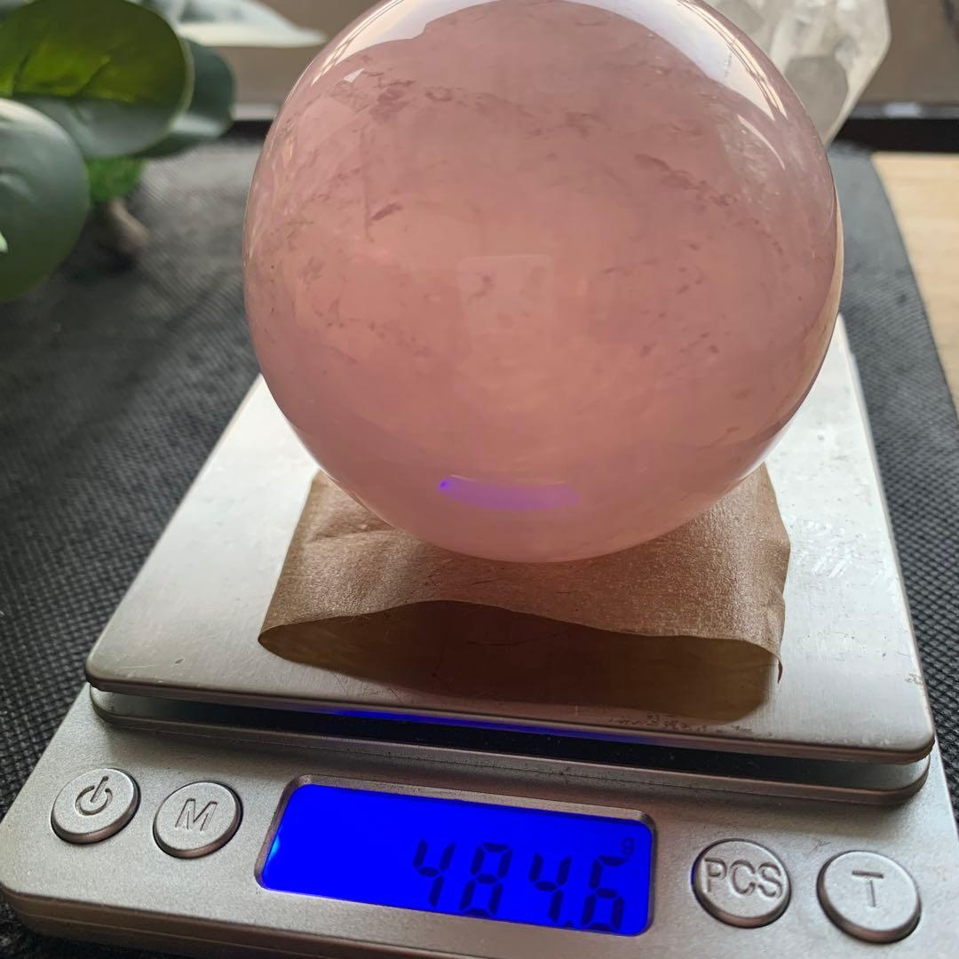 ローズクォーツスフィア大玉約70.2mm 虹有り 天然石置物 丸玉…①