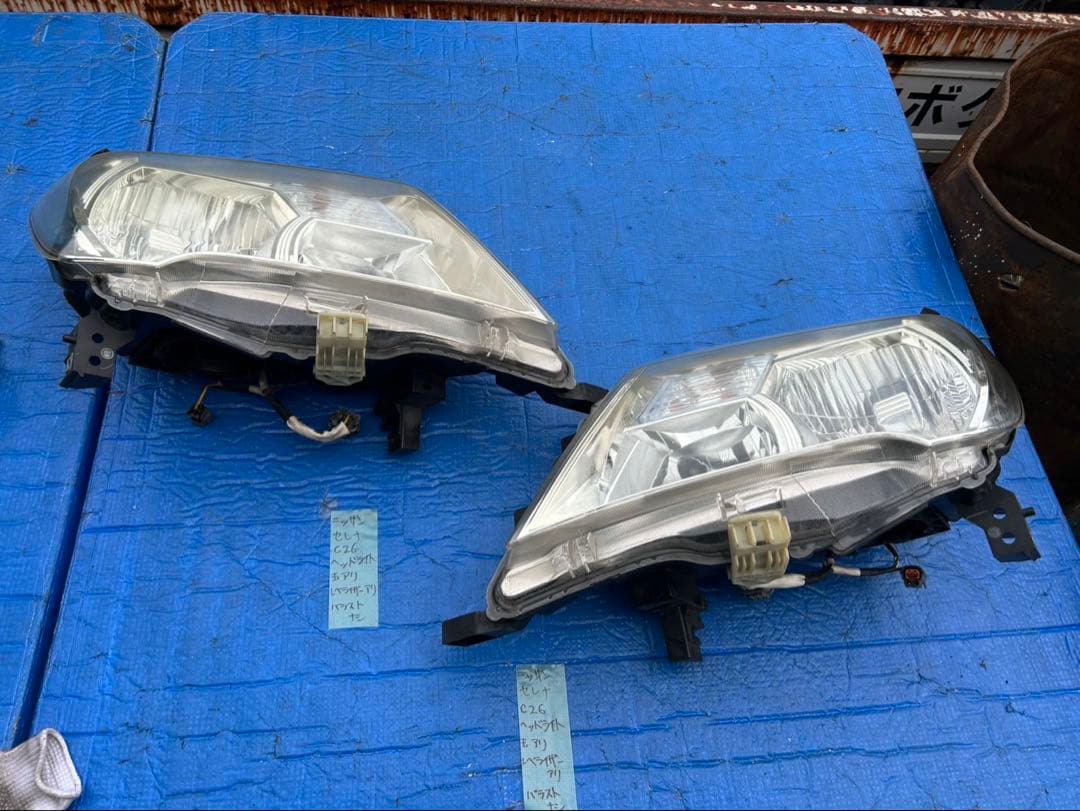 日産 セレナ C26 ヘッドライト左右セット - メルカリ