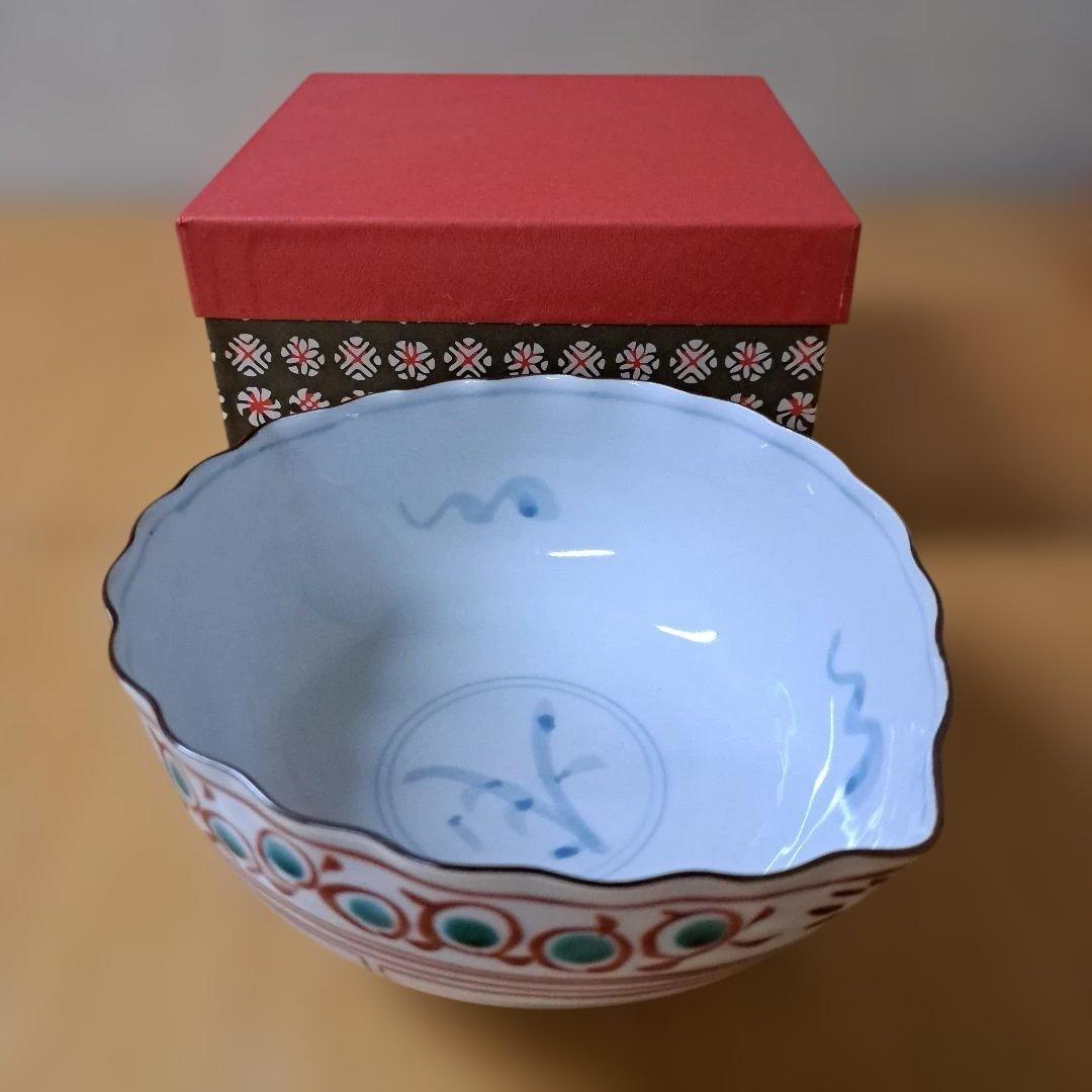 九谷焼 装飾的な波形ボウル 中鉢の通販はau PAY マーケット - 輸入雑貨