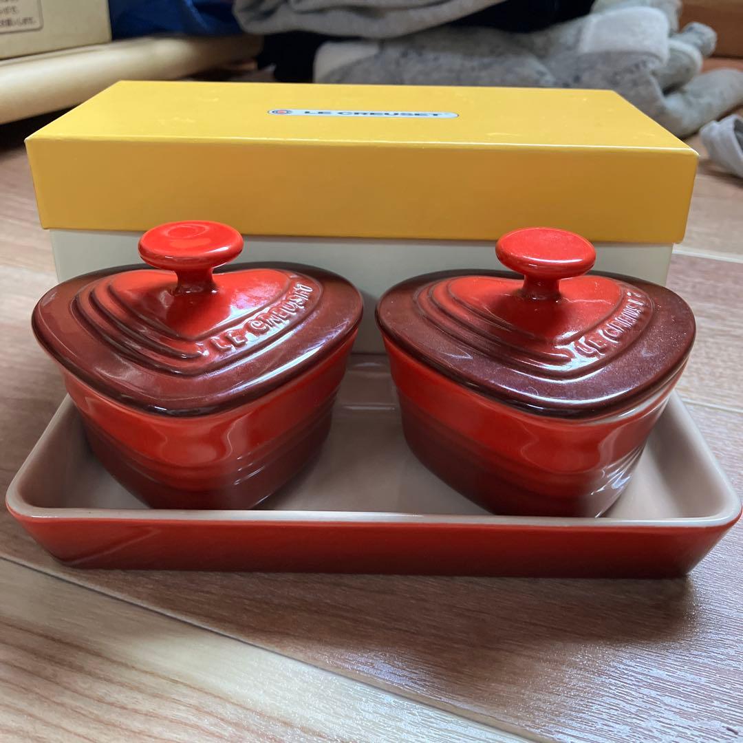 ほぼ新品！ ル・クルーゼ ハート型ココット 2個セット 箱付き - メルカリ