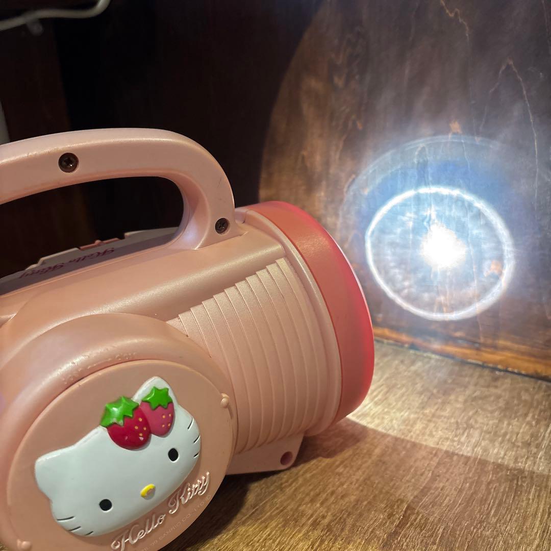 ハローキティのラジオ付きライト - メルカリ