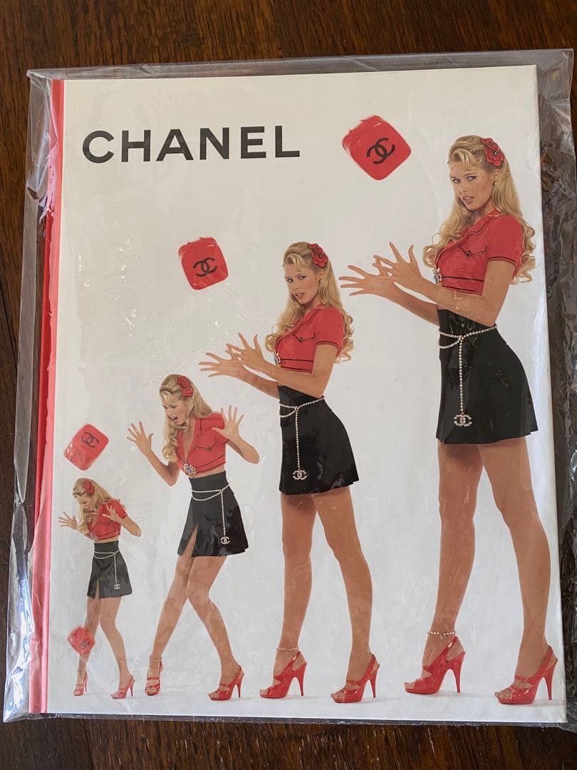 シャネル CHANEL カタログ クラウディアシファー - メルカリ