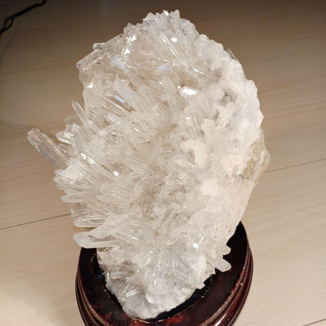 最上級重  約2.1K  ヒマラヤクラスター台座付き  水晶  パワーストーン 特別価格/高品質]インド/マニハール産ヒマラヤ水晶クラスター（2.24kg