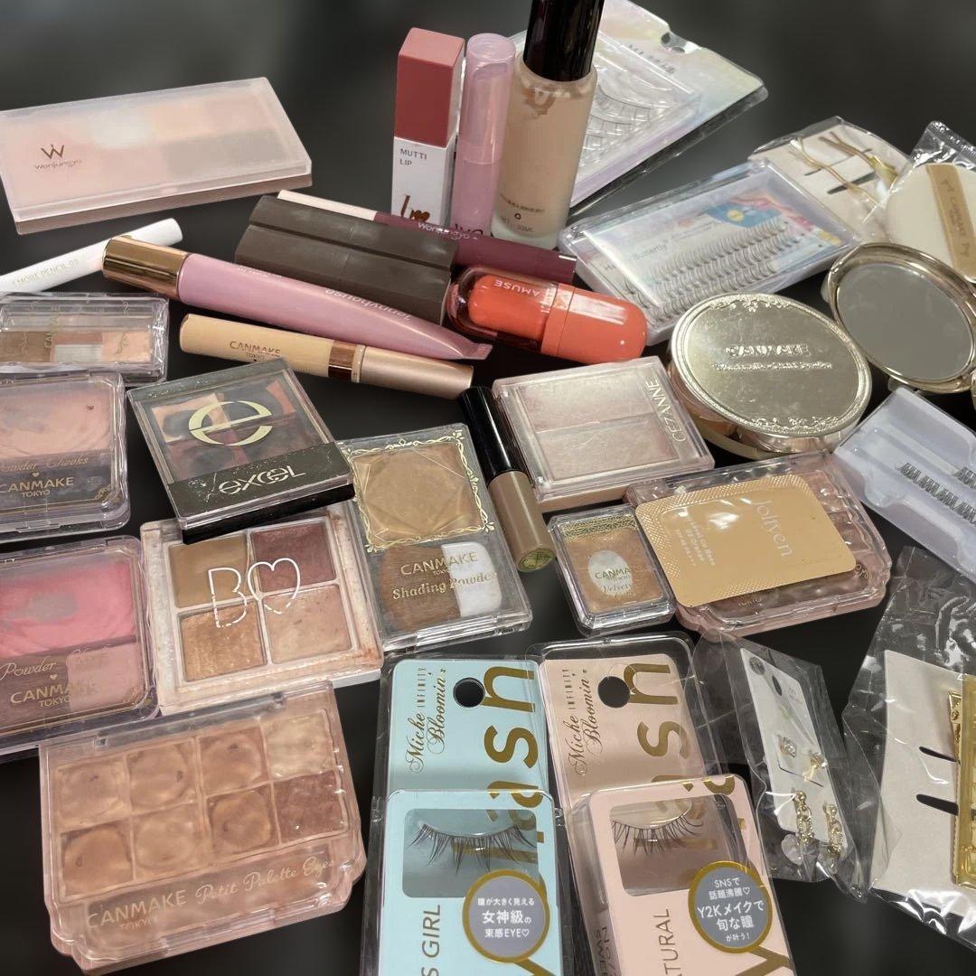 アイシャドウ・リップコスメセット まとめ売り - メルカリ