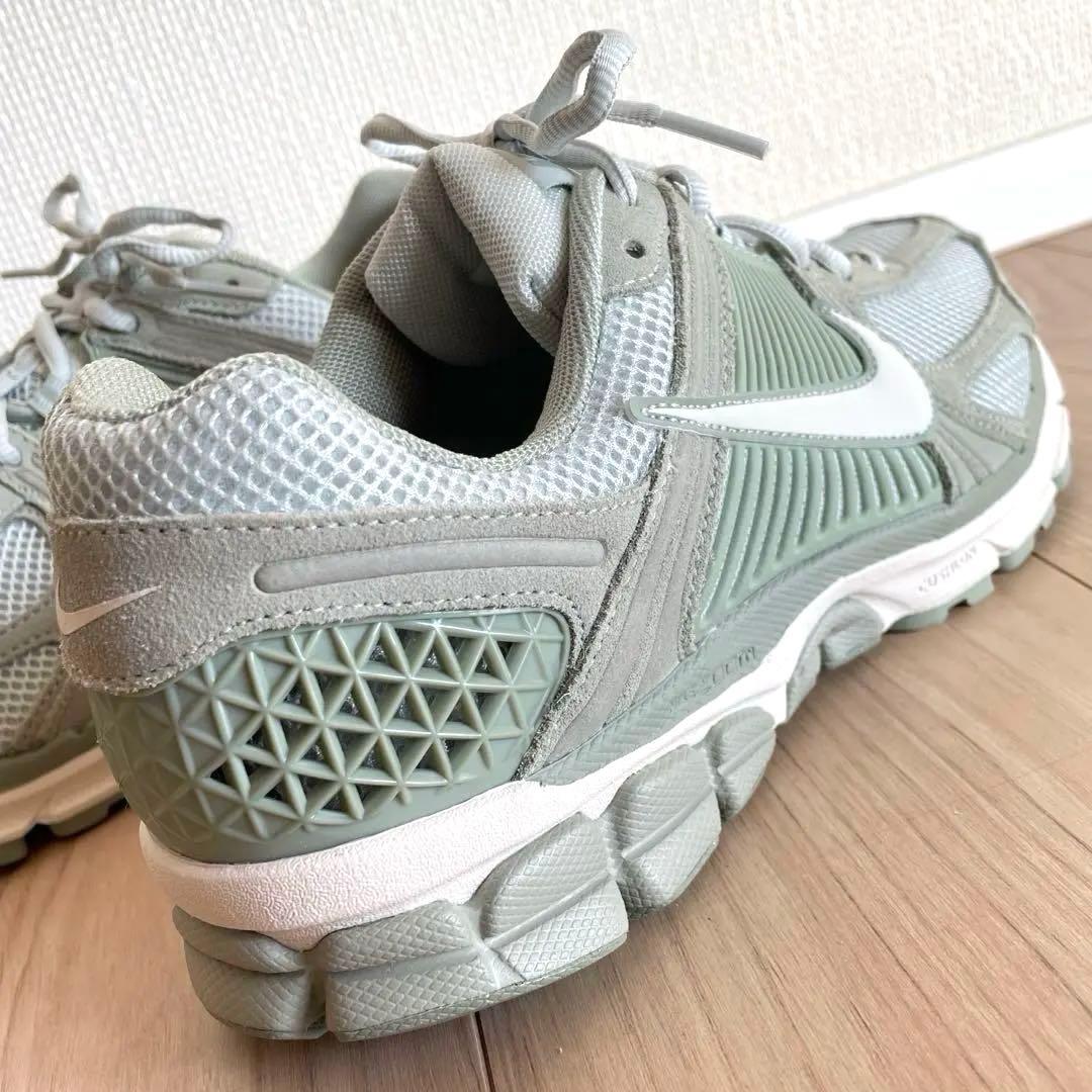 NIKE ナイキ　ZOOM VOMERO 5 ズーム ボメロ 5 27.5cm