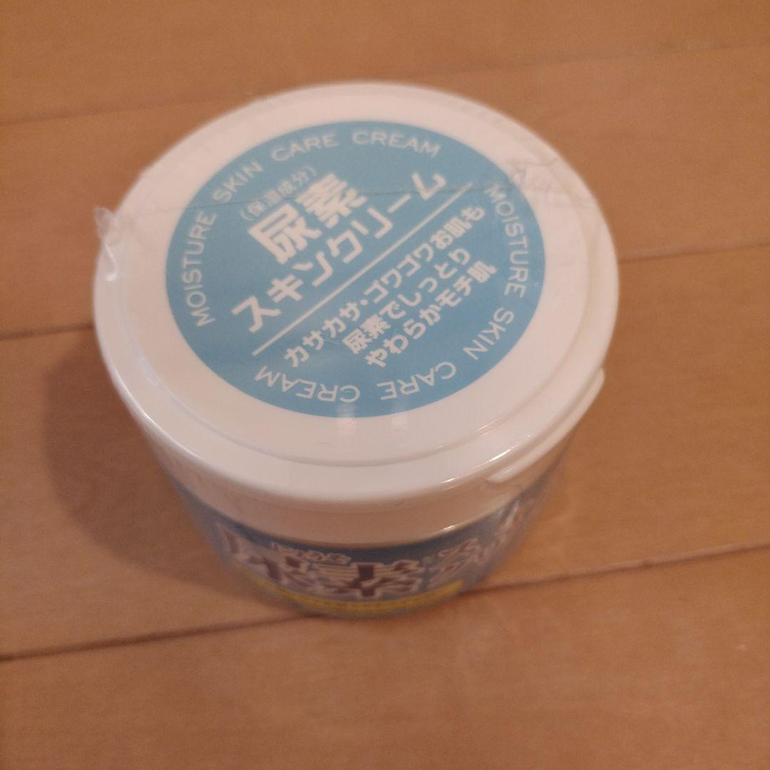 スキンクリームです。買いすぎてしまいました。 敬老の日】期間限定特別価格！炭黒泉スパウォータークリーム＆薬用馬油