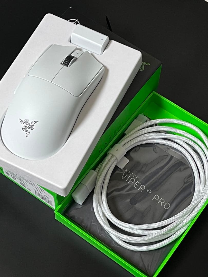 Razer Viper V3 Pro White Edition (ほぼ未使用) Razer Viper V3 Pro Wireless Gaming Mouse: 55g Lightweight - 8K