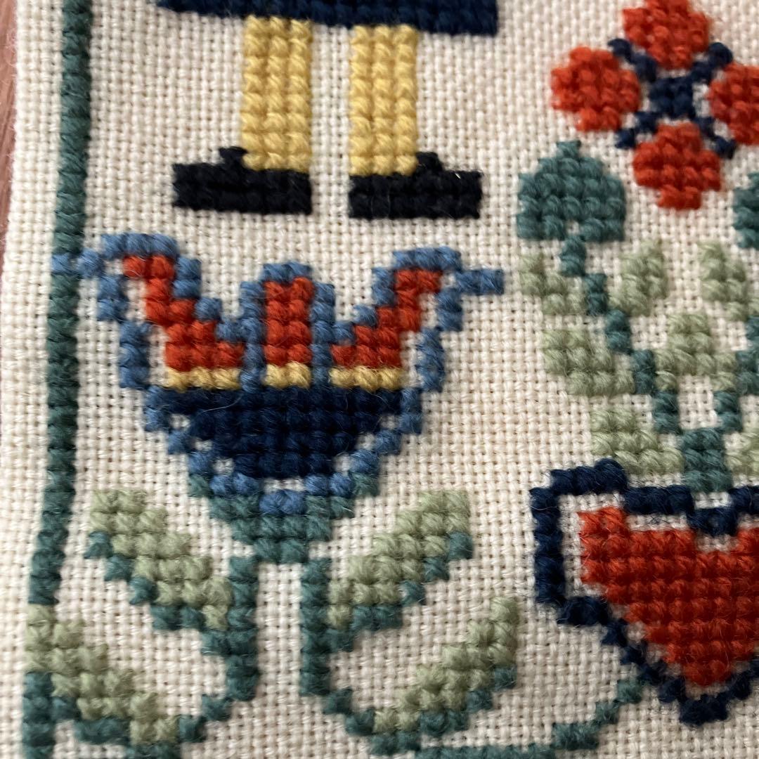 北欧ビンテージ 北欧刺繍 大型タペストリー - メルカリ