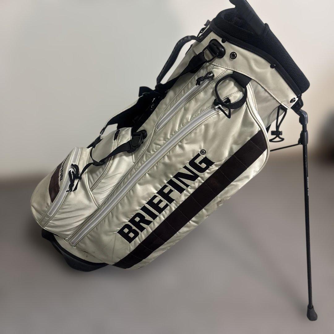 BRIEFING キャディバッグ シルバー/ブラック - メルカリ