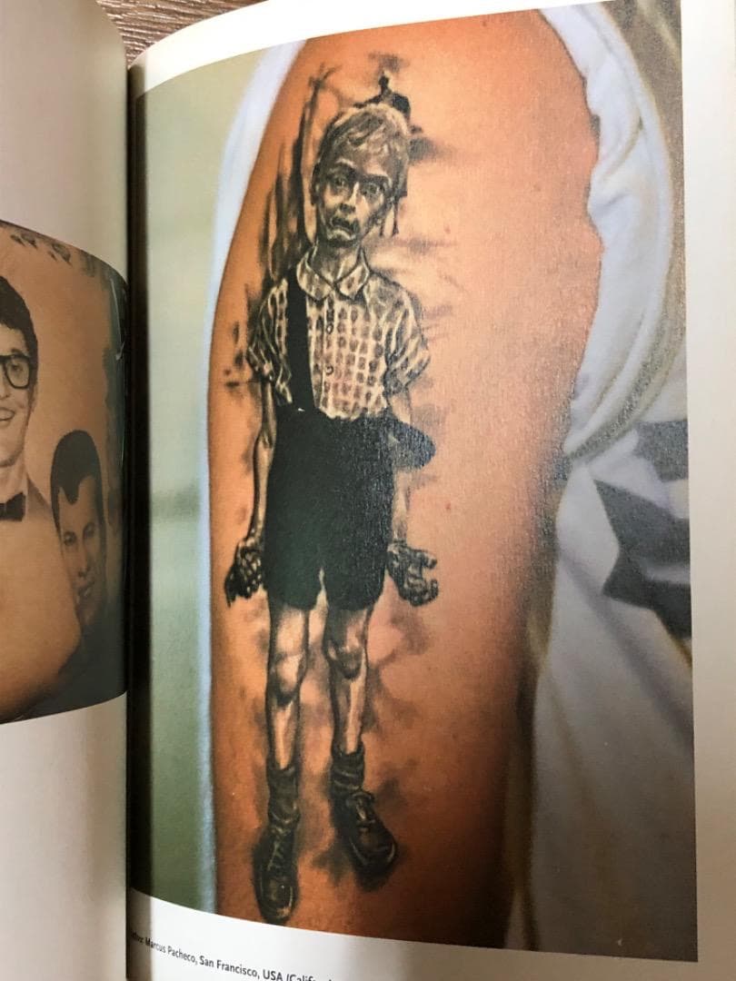 1000TATTOOS タトゥー写真集　刺青【匿名配送】