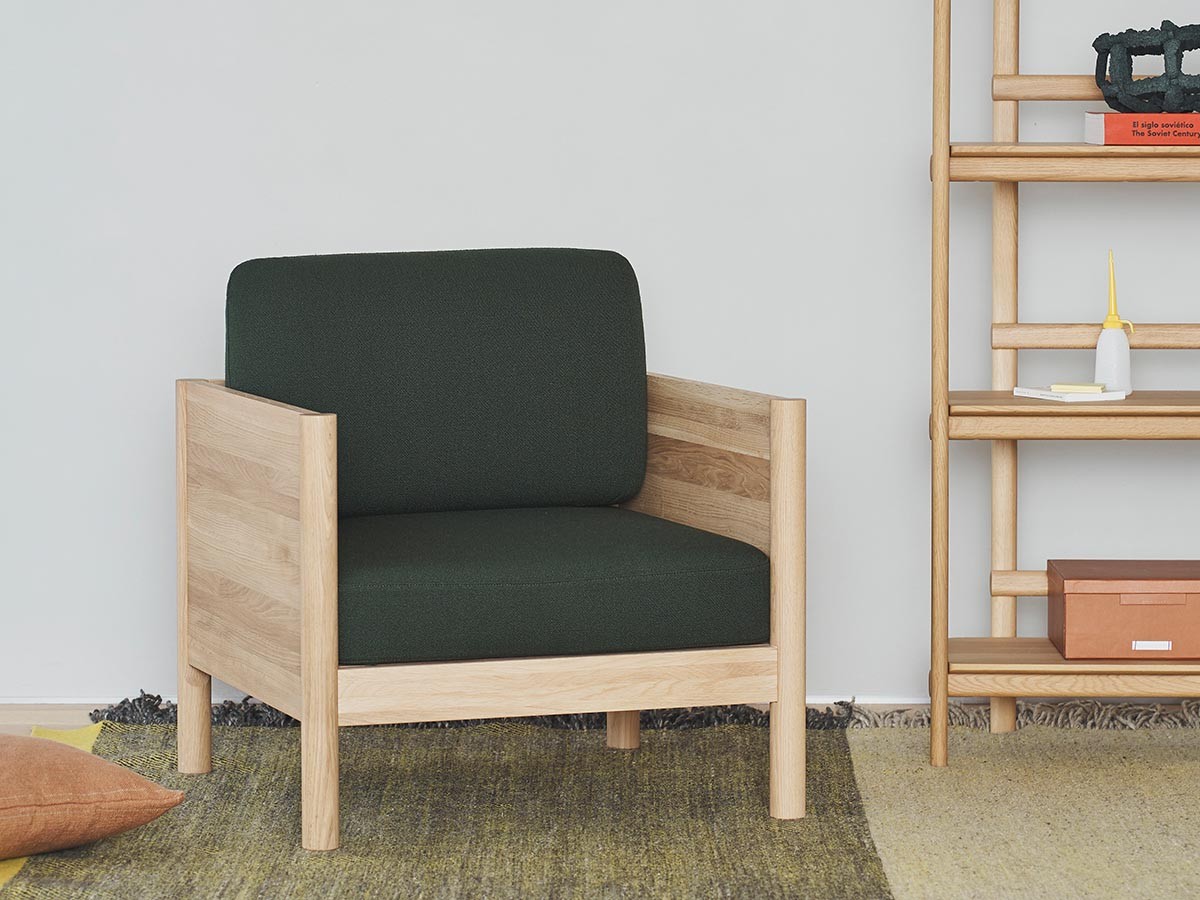 KARIMOKU NEW STANDARD CASTOR LOBBY SOFA 1-SEATER / カリモクニュー