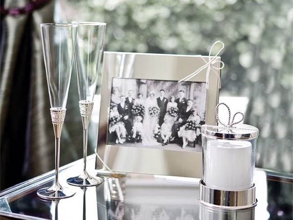 WEDGWOOD VERA WANG LOVE KNOTS PICTURE FRAME / ウェッジウッド