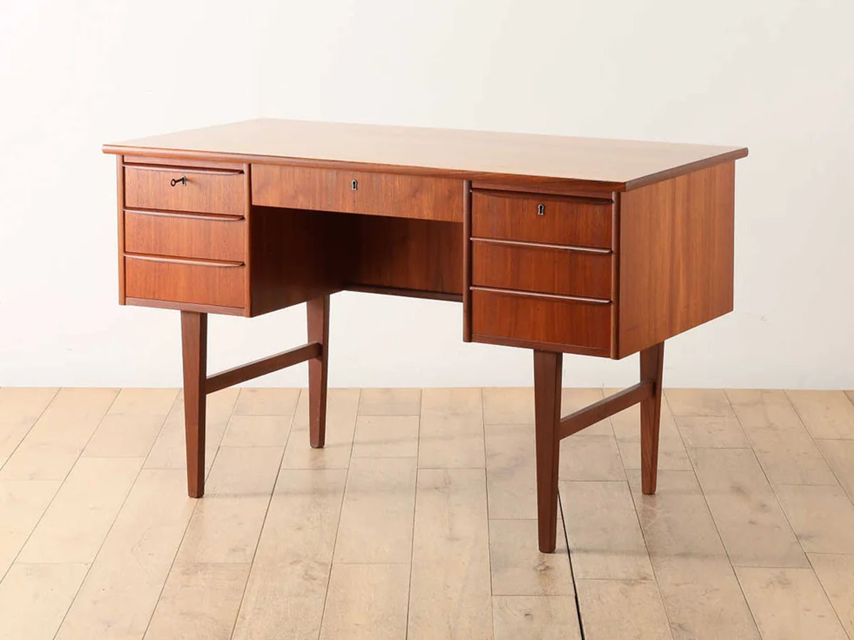 Lloyd's Antiques Real Antique Desk / ロイズ・アンティークス