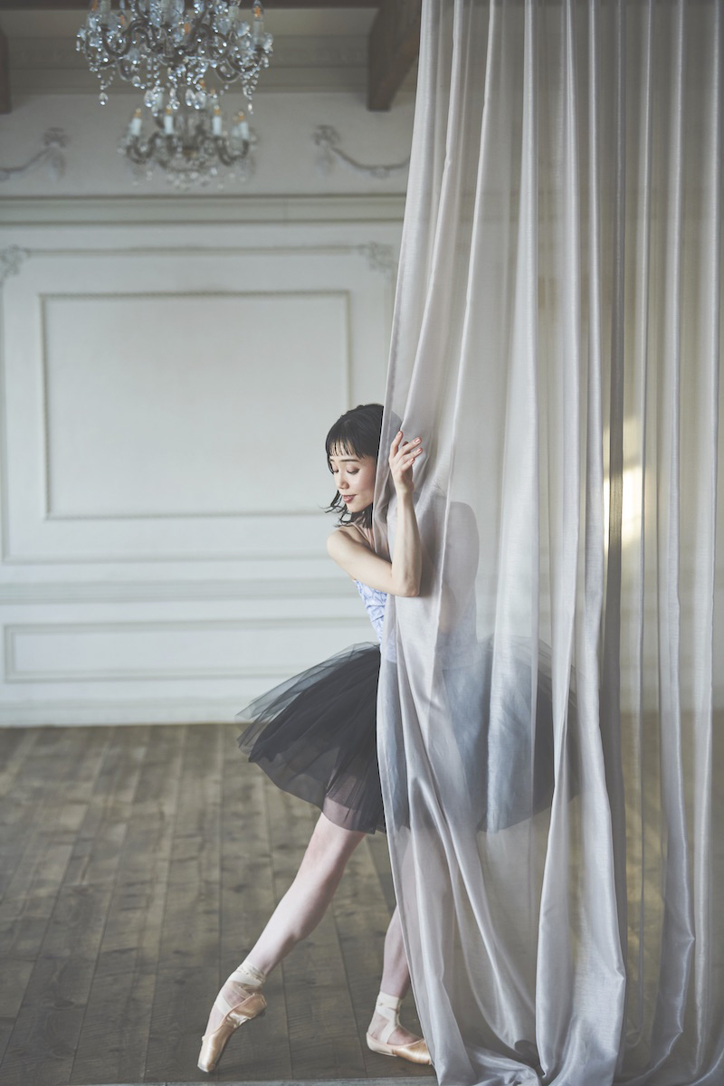 stina / type Y neck ribbon / cherish flower gray