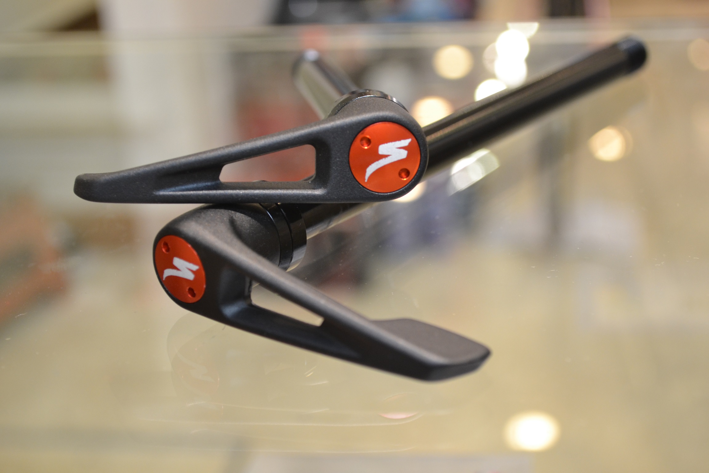 dtswiss スルーアクスル スペシャライズド スルーアクスル フロント