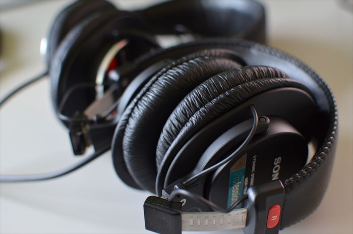 SONY MDR-CD900STとMDR-7506を聴き比べてみた | SynthSonic